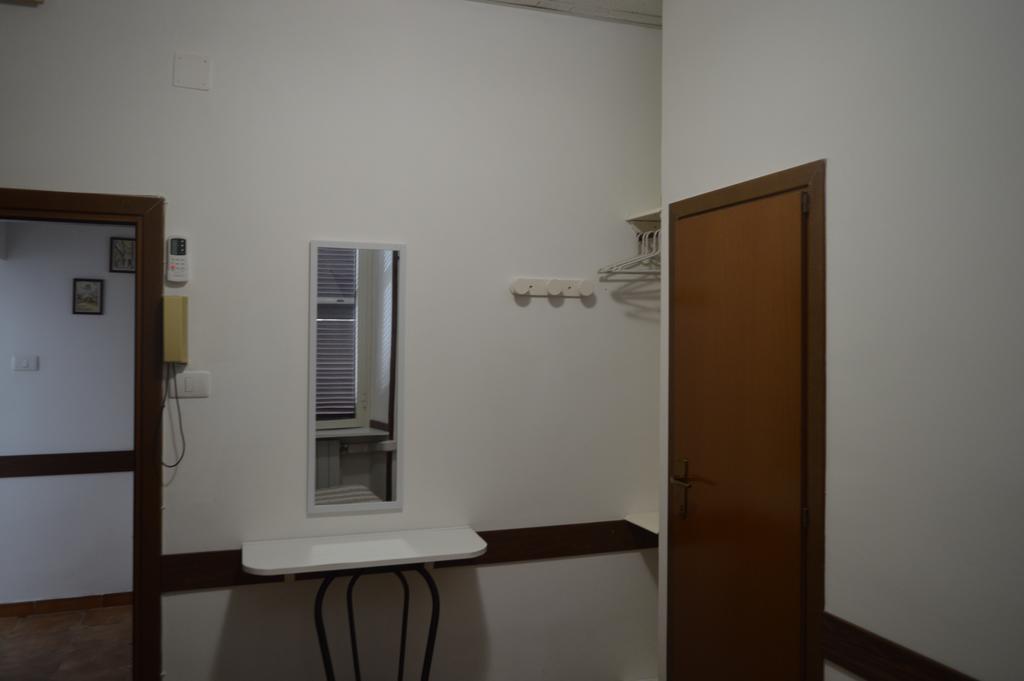 Albergo Ollolai Civitavecchia Ngoại thất bức ảnh