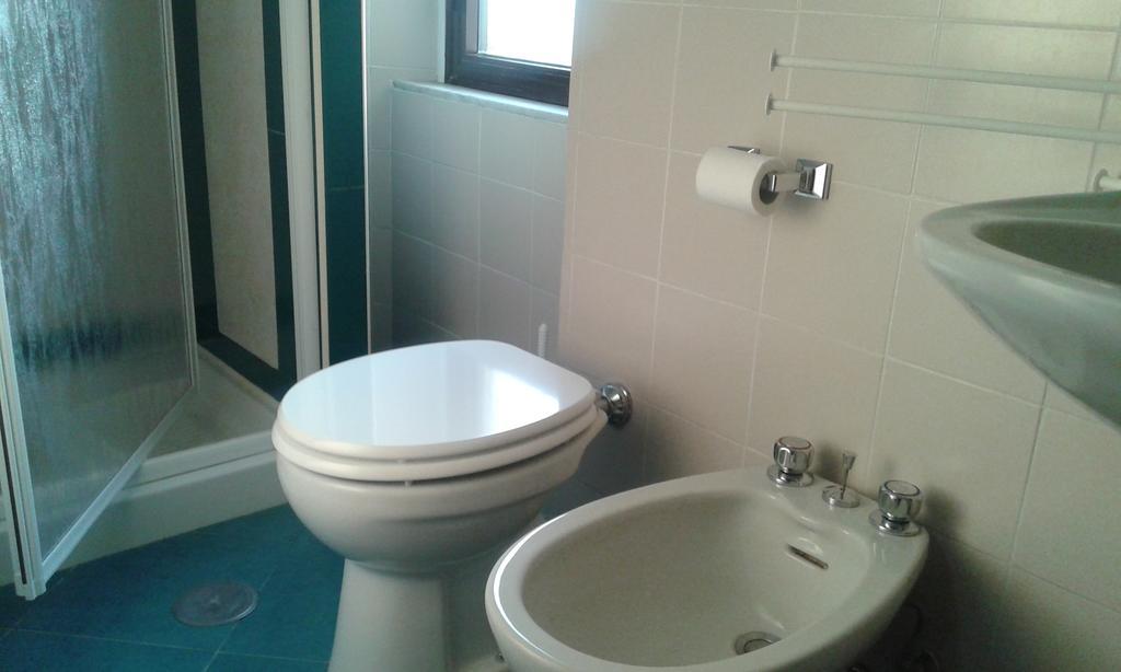 Albergo Ollolai Civitavecchia Ngoại thất bức ảnh