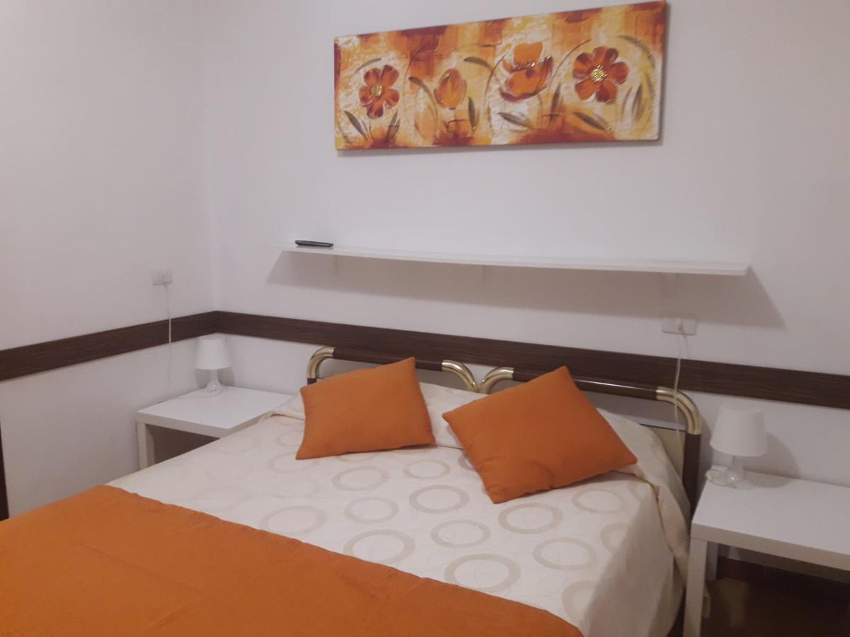 Albergo Ollolai Civitavecchia Ngoại thất bức ảnh