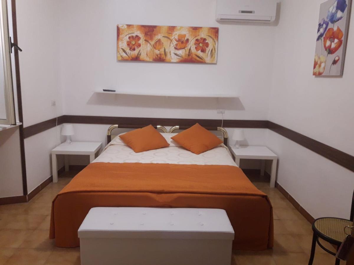 Albergo Ollolai Civitavecchia Ngoại thất bức ảnh