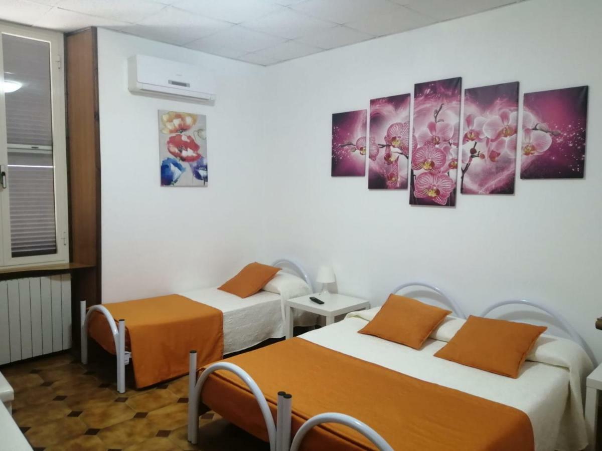 Albergo Ollolai Civitavecchia Ngoại thất bức ảnh